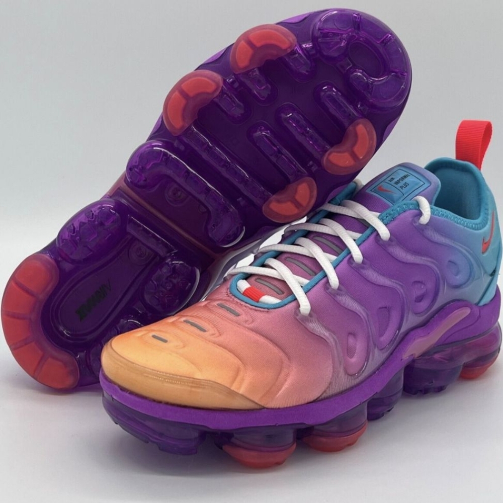 Nike Air VaporMax Plus Fuchsia Dream Crimson Sneakers FD0823-500 Womens Size 8.5